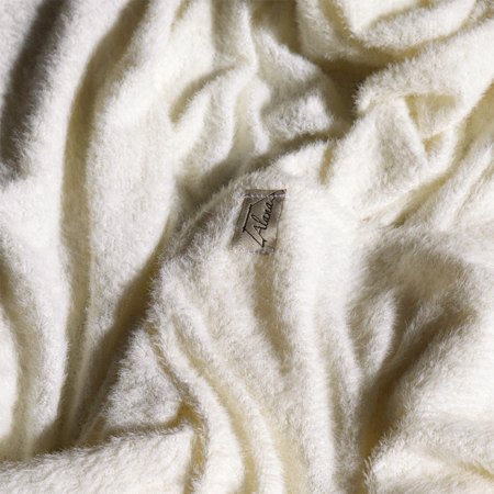 White SMOOTH BED THROW