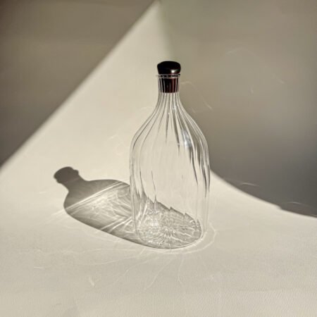 BOROSILICATE GLASS BOTTLE WITH WOODEN LID
